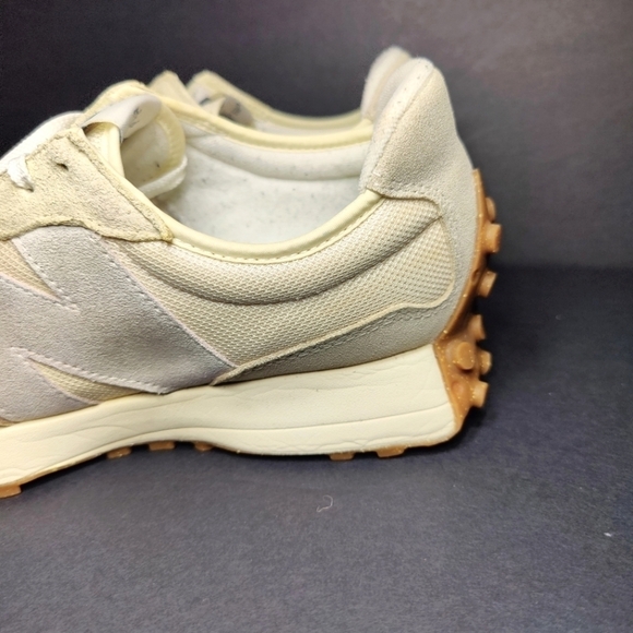 New Balance Men's 327 Casual Beige Sneakers Nimbus Cloud/Gum Shoes Size 11 - Picture 5 of 11